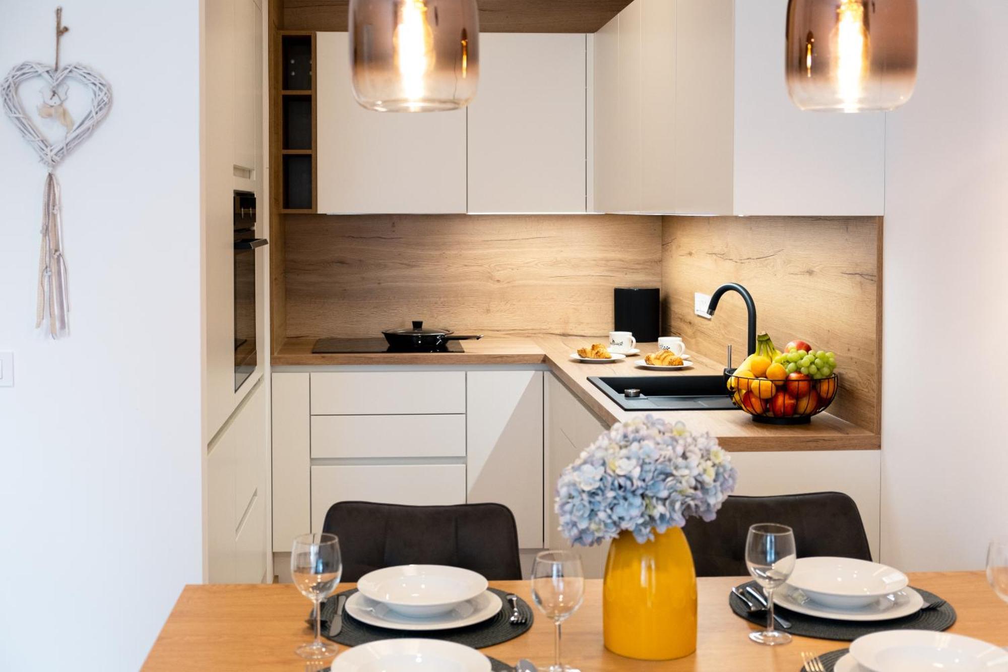 Masarykova Residence - Modern 1-Bedroom In City Center & Free Parking Lubiana Esterno foto