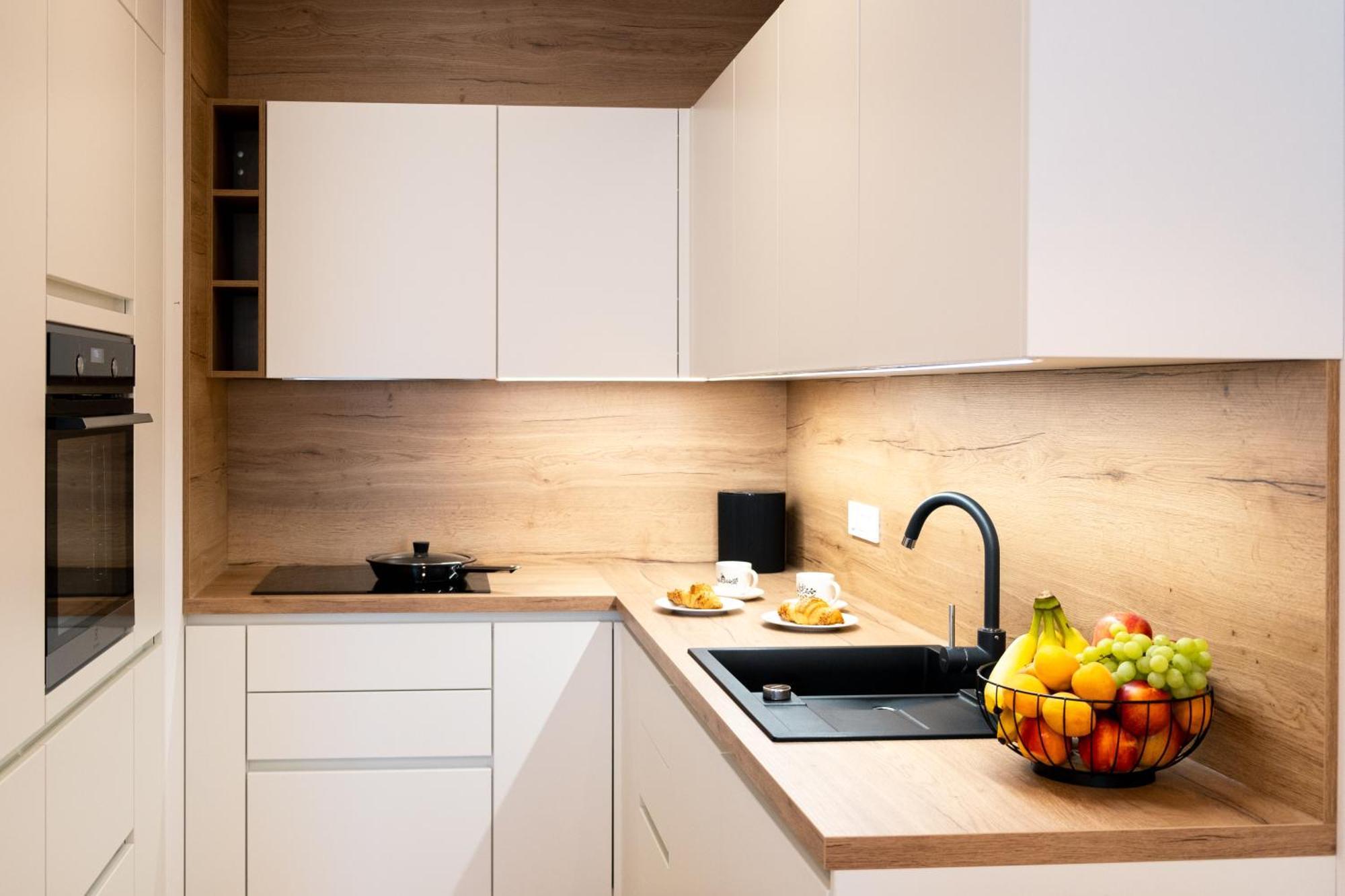 Masarykova Residence - Modern 1-Bedroom In City Center & Free Parking Lubiana Esterno foto